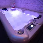 Infinity Spa - Private Whirlpool And Sauna