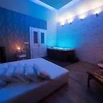 Infinity Spa - Private Whirlpool And Sauna
