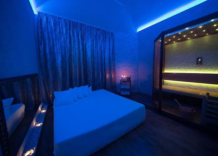 Infinity Spa - Private Whirlpool And Sauna