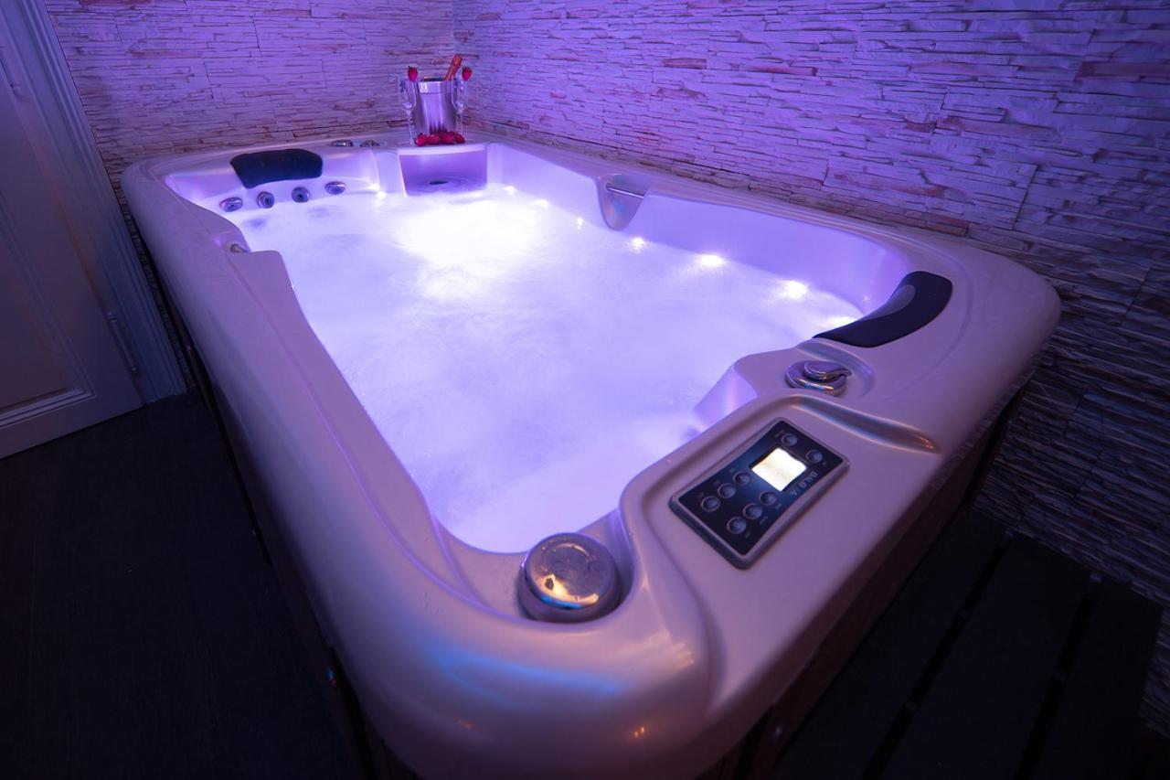 Infinity - Private Whirlpool And Sauna